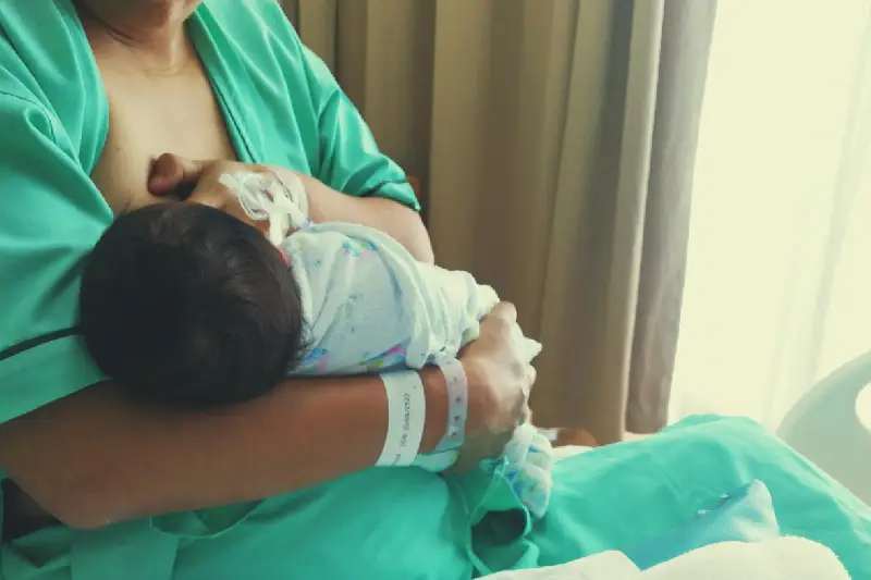 Lactancia Materna ofrecido por Dra. Laura Vázquez: Un Artículo Informativo y Persuasivo